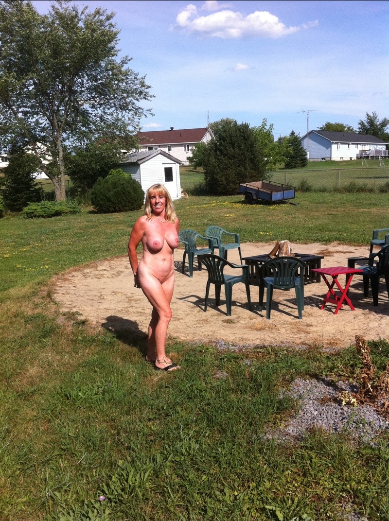 Naked In My Backyard Blonde Secretary Porn